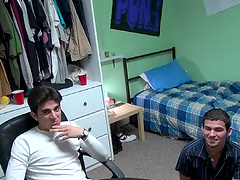 Amateur gay video of couple of dudes having some fun in the room