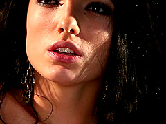 Closeup video of provocative Sapphira pleasuring her cravings