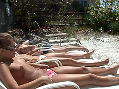 Bikini Hotties Flash Their Natural Tits