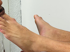 Foot fetish video of a horny dude jerking off while being massaged
