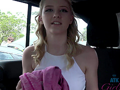 Slutty teen Melody Marks lets her BF touch her cunt in the car