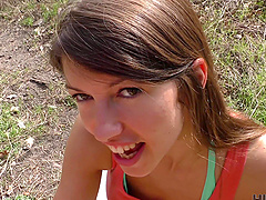Outdoor dicking with a good looking brunette - Susan Ayn