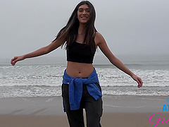 Glasses-wearing brunette gets pounded in pov outdoor sex