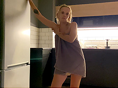 Beautiful long haired blonde gives a great blowjob and then has her pussy licked.