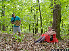 Public romp with a bbw in a park lake side