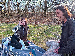 Amateur couple Vanessa Alessia and Stanley Johnson get naked