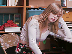 Blonde bombshell Dolly devours Justin's cock while her luscious locks cascade