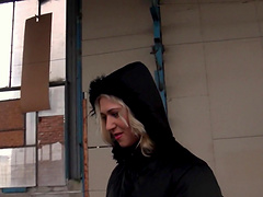 Teen Linda Ray has a shaved pussy and gives a great blowjob.