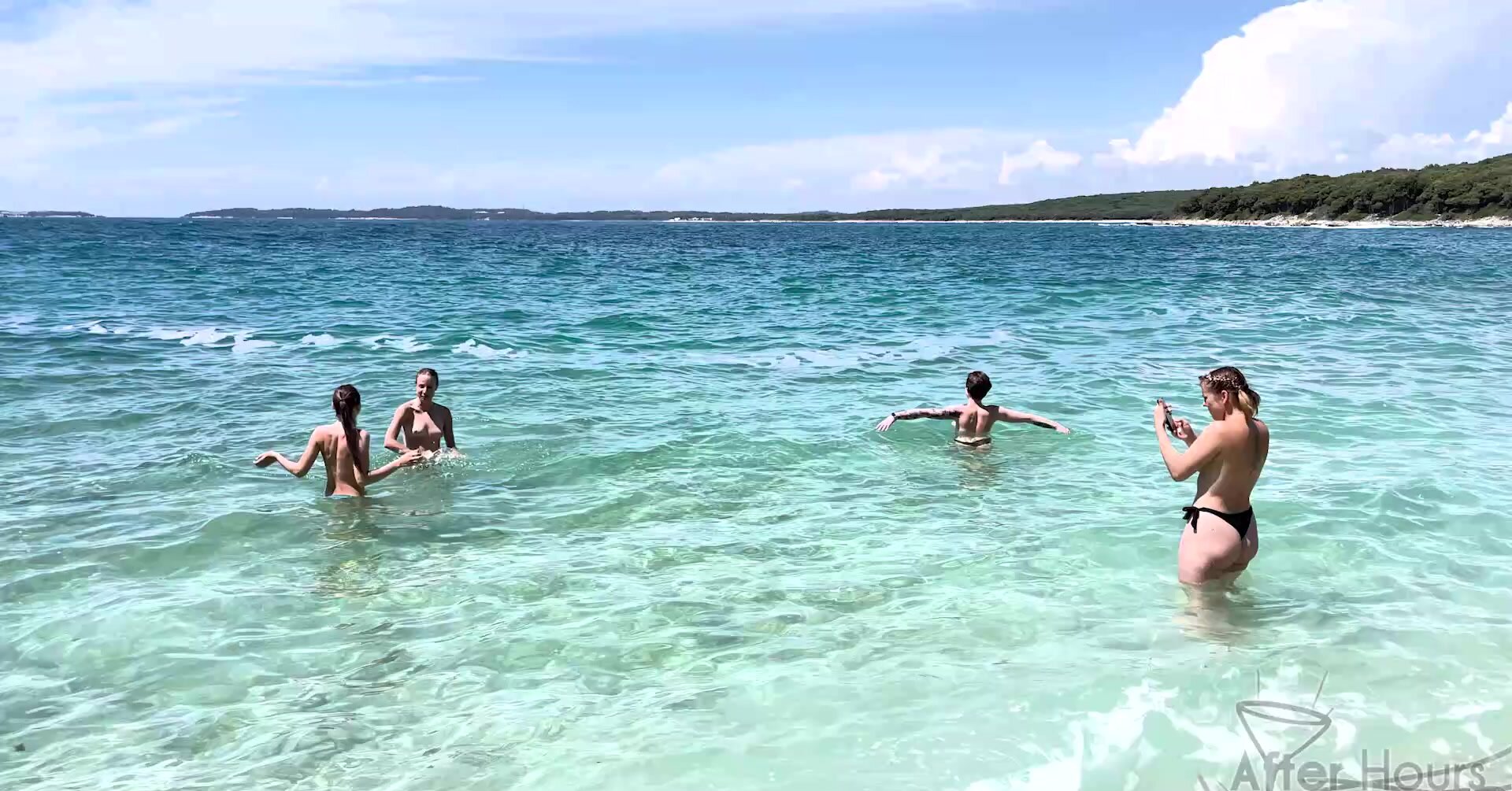 Miss Pussycat Rebeka Ruby enjoys lesbian sex with a vibrator