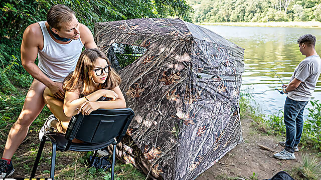 Summer Fishing: The ultimate reality pick-up with a cumshot, pussy eating, and facial for the lucky couple!