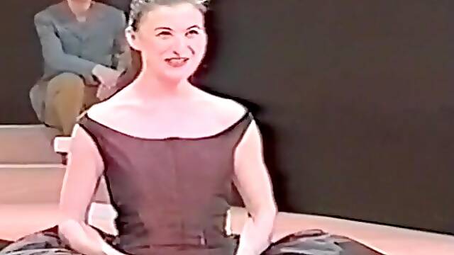 Naked on Stage-017 N1