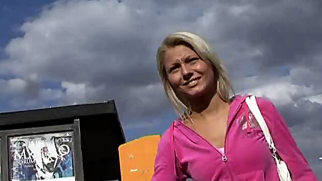 Quick Cash: Doggy, Missonary Amateur Porn