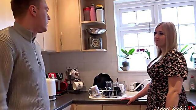 I fucked my 32yo MILF step aunt because she said i am lazy