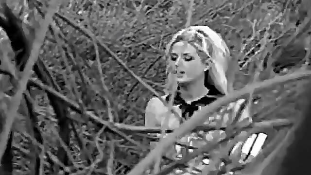 Cheerleader with 2 guys outdoors: Blowjob, Anal Blonde Porn