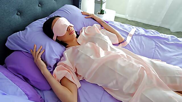 Aroused stepmom worships dick in flawless POV at home