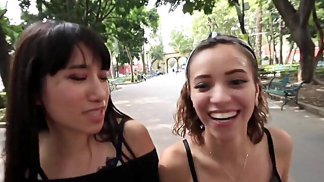 Cumwalk April Y Tessa