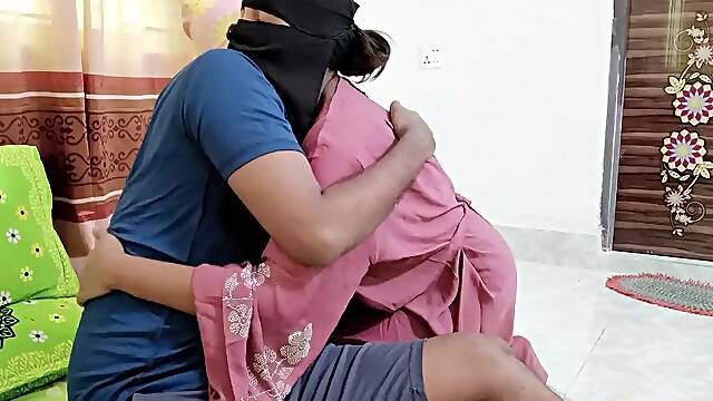 Sexgeheimnis einer Desi-Hijabi-Tante hinter verschlossenen Türen, Teil eins mit Bangla-Stimme