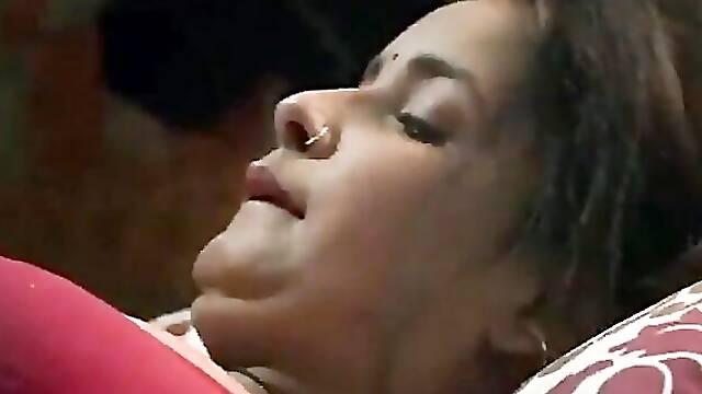 Nokraani Ke Sath Sex Video (indian_girl )