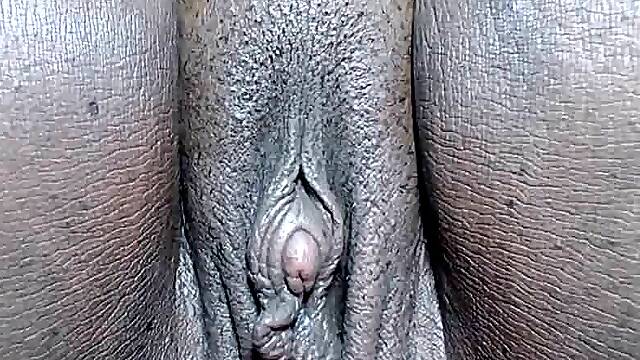 Velký černý clitoris