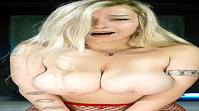 Devilish goth babe rides dildo and winks at the camera
