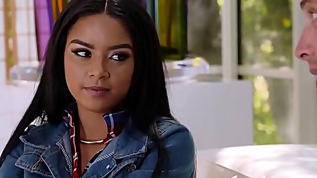 Ebony amateur babe sucking and riding cock in hd