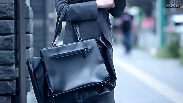 [dldss-154] A Virgin Subordinate, Who Takes His Female Boss’s Provocation Seriously, Performs An Adulterous Creampie Without Pulling Out With Suzume Mino And Mino Suzume