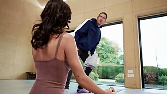 Brazzers: Sneaky Deep with Orla