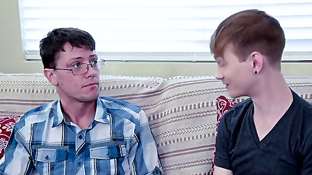 Stepbrothers compete who can fuck mommy better today