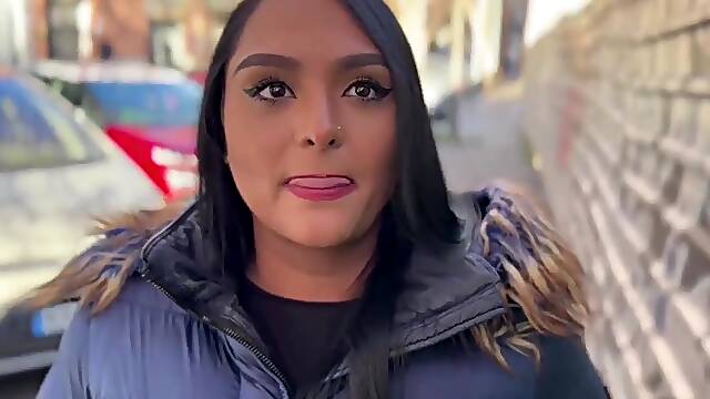 Viejo folla a la BBW española Scarlett