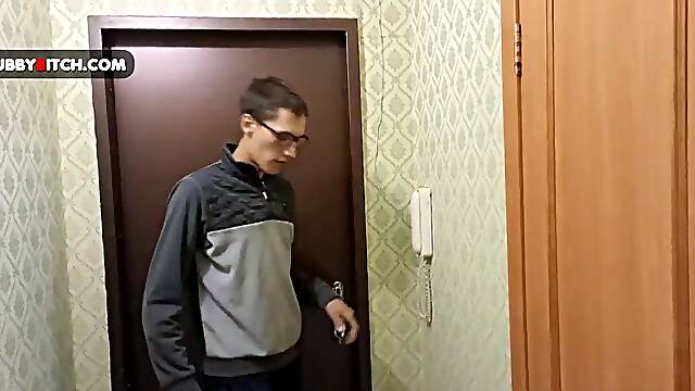 Bulky angel called computer repair service to bang her