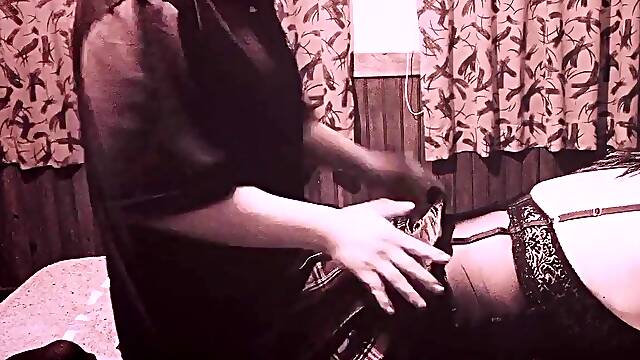 Crossdresser se sienta en mi verga