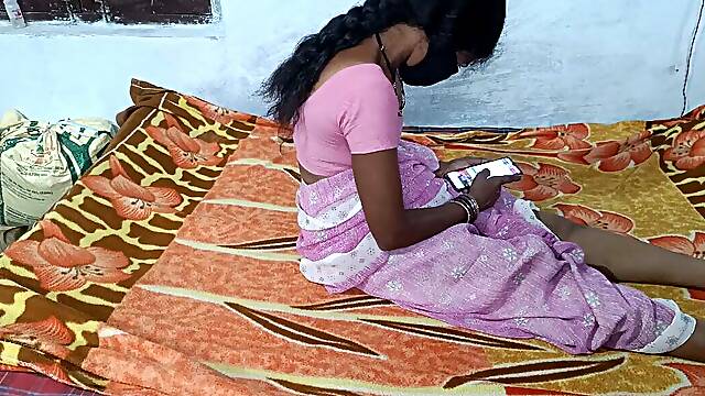 Esposa india caliente folla a cuatro patas en casa