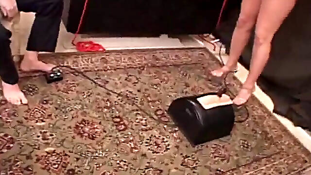 Brunette Slut Erin on Sybian