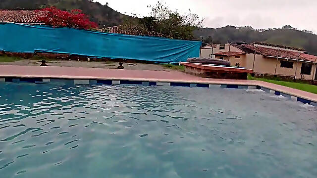 Sexy Colombian Lesbians Making Love