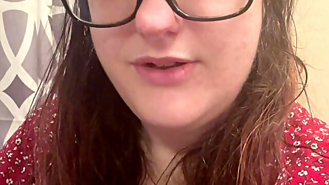 BBW Eye Contact Toilet Farts and Log Plops Intimate POV with Bella Blast