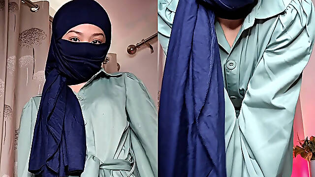 A Cute Muslim Girl Doing Porn.