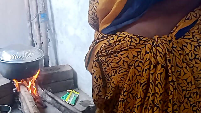 Very Hot Sex Indian Cooks Aunty